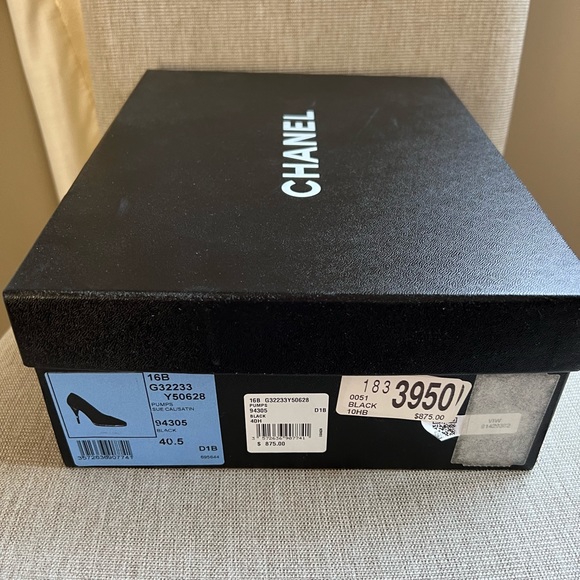 ❌SOLD!!❌ New Chanel Suede & Satin Pumps - Picture 8 of 9